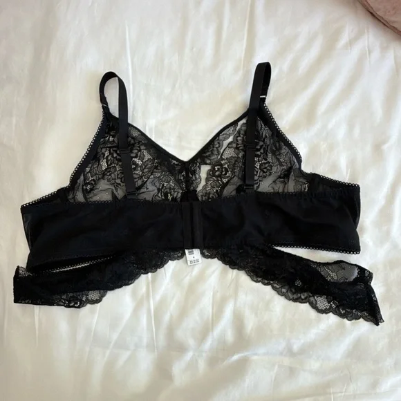 NWT Torrid Black Lace Unlined Plunge Underwire Bra Size 4 - Picture 4 of 9